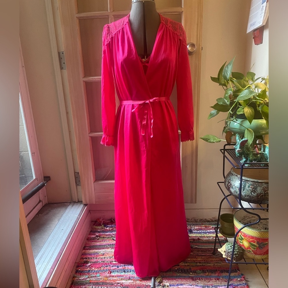 Gorgeous Pink Robe & Nightgown set Small - S